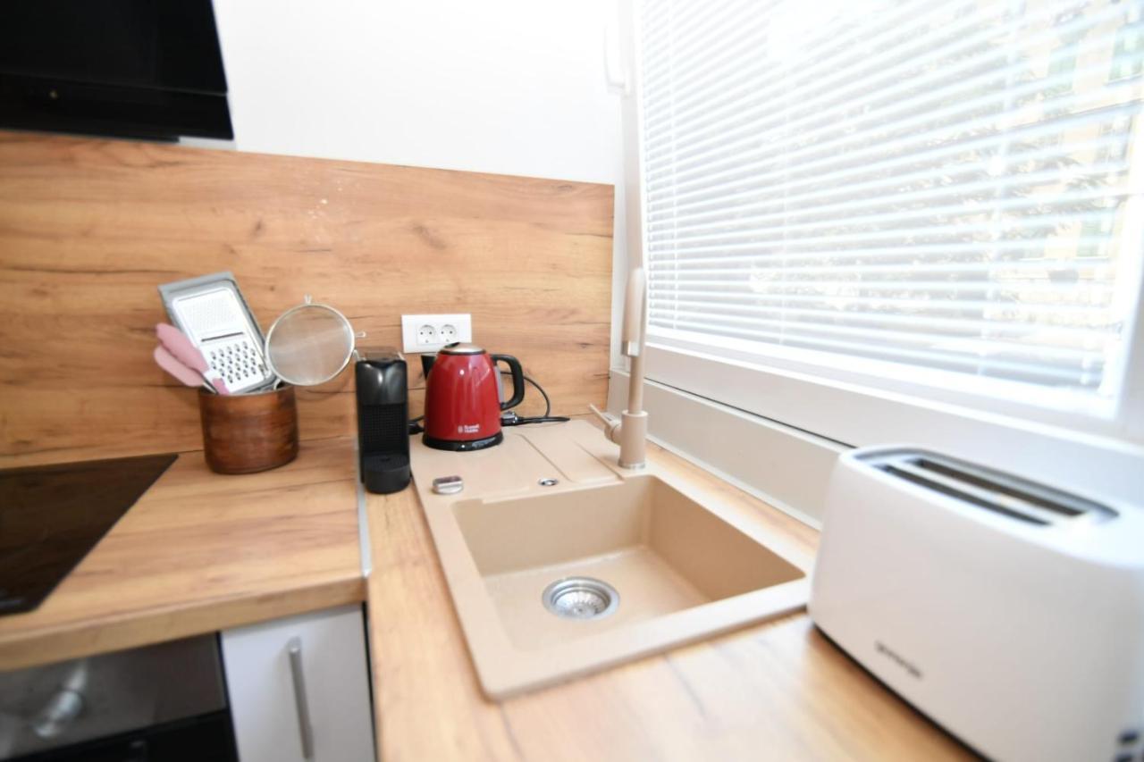 Nicole Apartment Rijeka Eksteriør bilde
